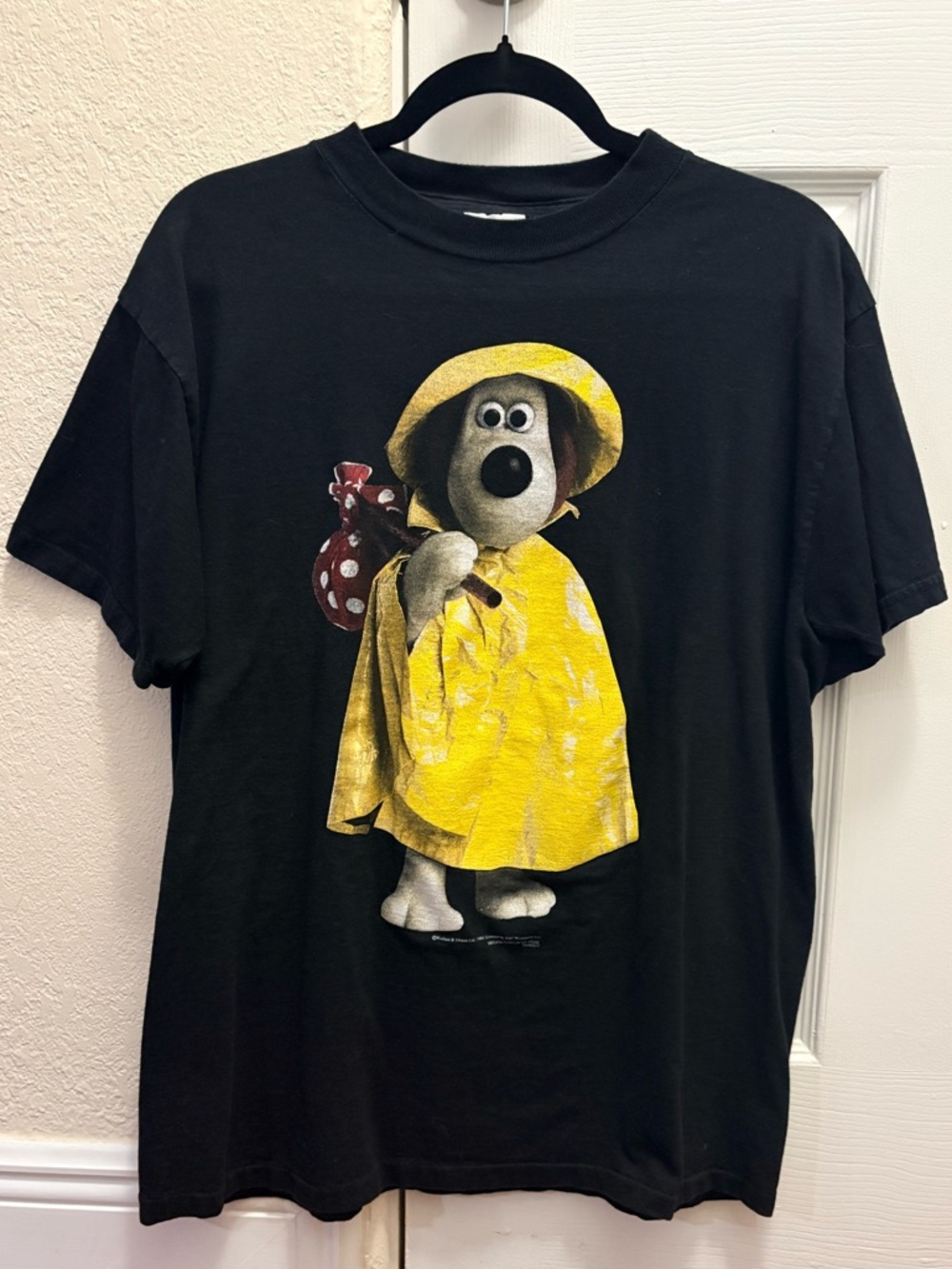 Vintage Wallace & Gromit Gromit Raincoat Graphic Tee Tultex Size L Black